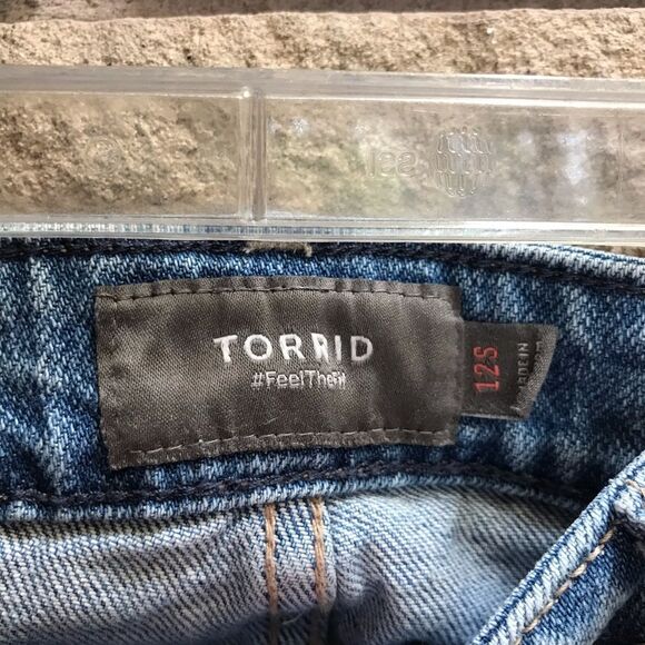 Torrid Stovepipe Straight Classic Denim High-Rise Jean 12 short - Picture 7 of 11